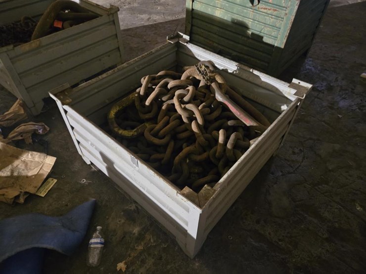 #3406-•-steel-crate-w/-misc.-heavy-duty-chains-image-3