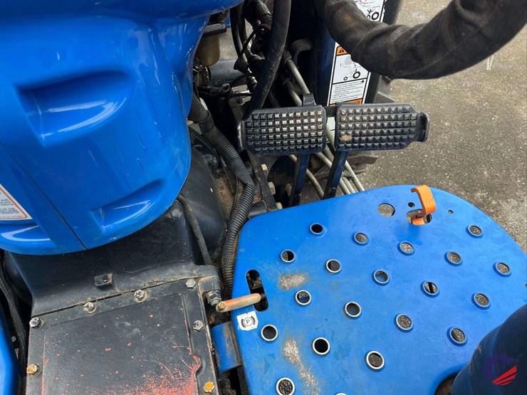 new-holland-tc40a-image-32