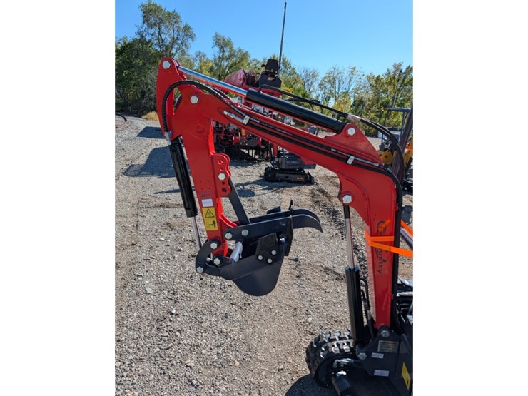 cfg-mx15rx-mini-excavator-w/-mechanical-thumb-image-6
