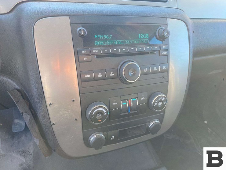 2012-chevrolet-tahoe-image-22