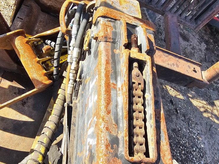 caterpillar-574-image-74