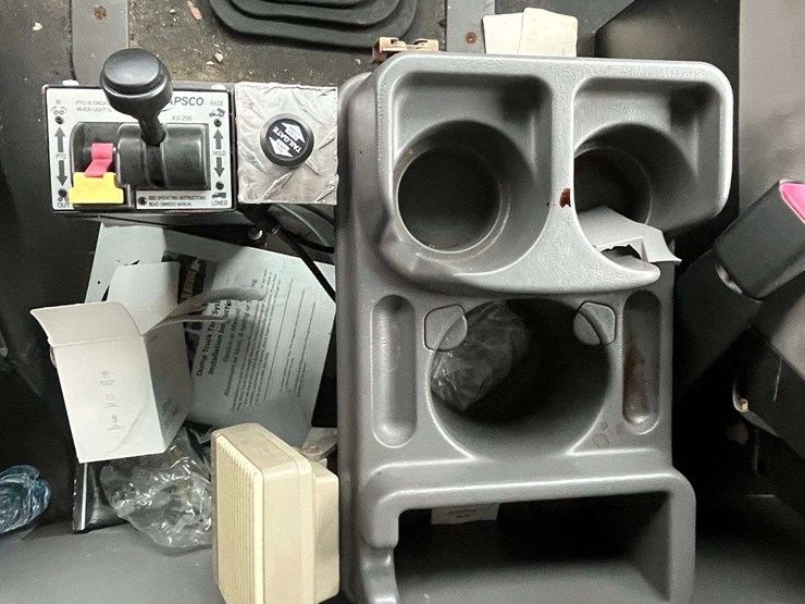 2000-sterling-l7500-image-52