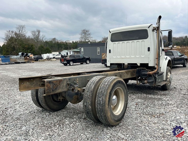 2013-freightliner-m2-s/a-cab-&-chassis-image-28