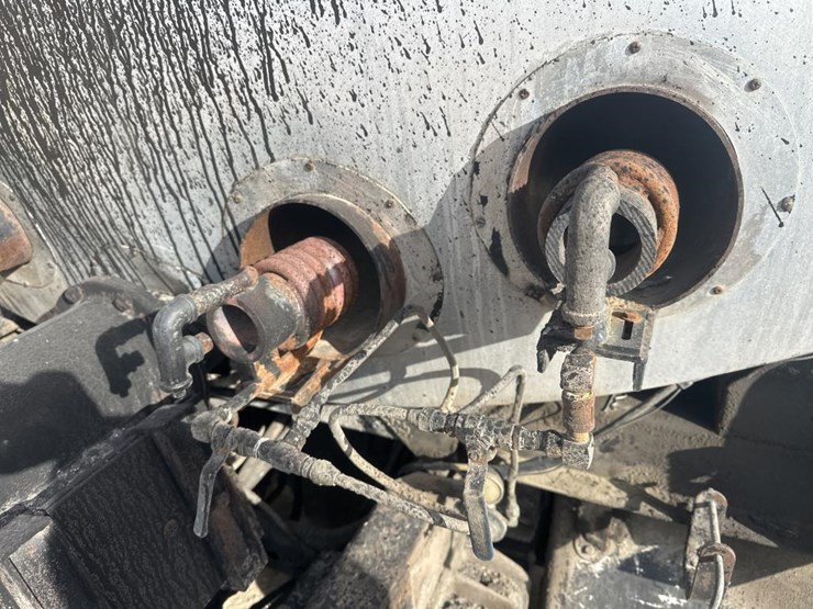 2009-international-7400-image-25