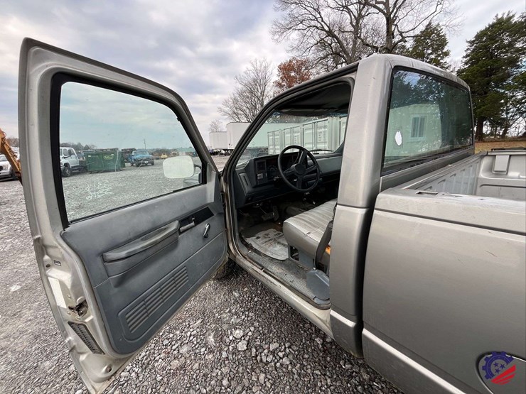 1990-gmc-sierra-pickup-truck-image-48