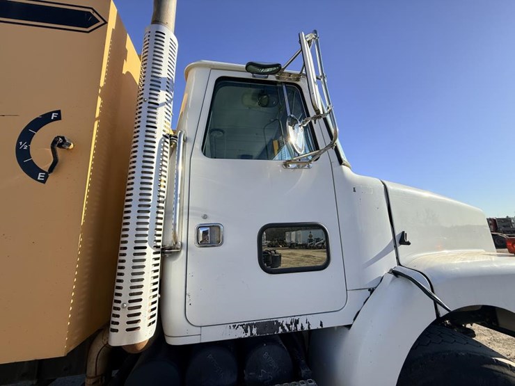 1999-akzo-nobel-hd10-image-34