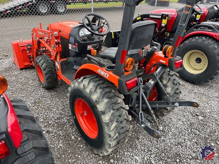 kubota-b2401d-farm-tractor-image-2