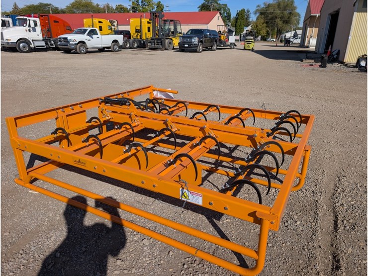 landhonor-skid-steer-hay-accumulator-grapple-image-2