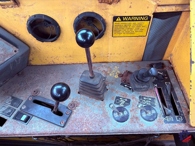 1995-volvo-a30-image-68