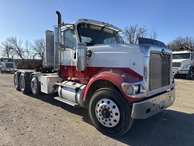 #1952-•-2008-international-eagle-day-cab-truck-tractor-image-7