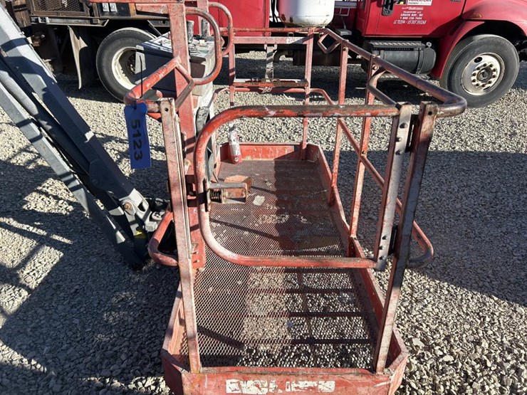 2017-skyjack-sj45t-image-18