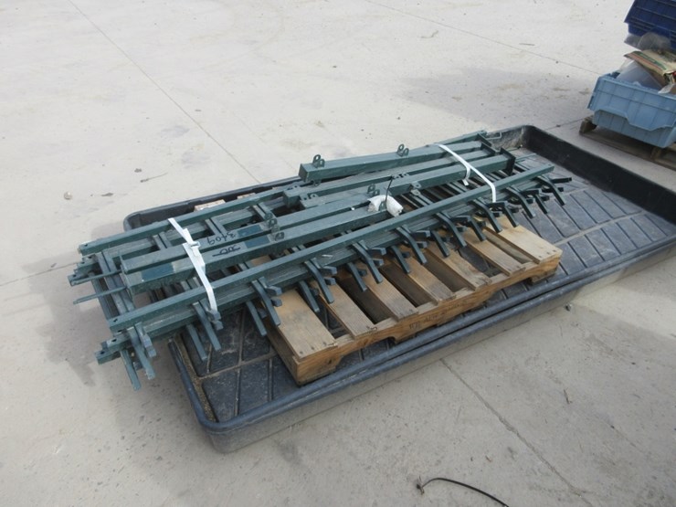 approx-(5)-2'-x-6'-metal-fence-panels,-image-1