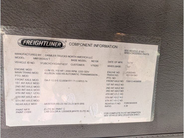 2016-freightliner-m2-day-cab-image-26