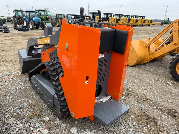 #99-•-2024-hurricane-hrc700-stand-on-skid-steer-loader-zj2024070171-inv#33623-image-6