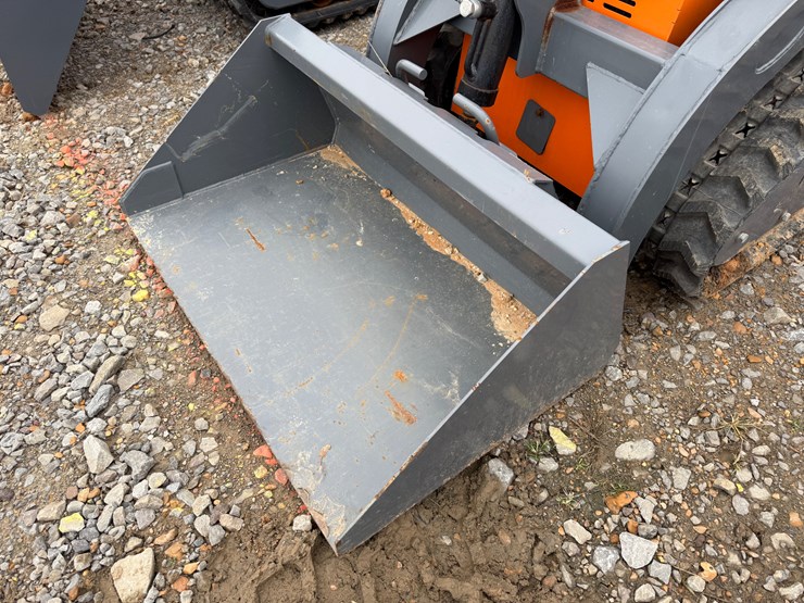 #100-•-2024-erie-industry-scl850-stand-on-skid-steer-loader-scl850562a1396-inv#33620-image-12