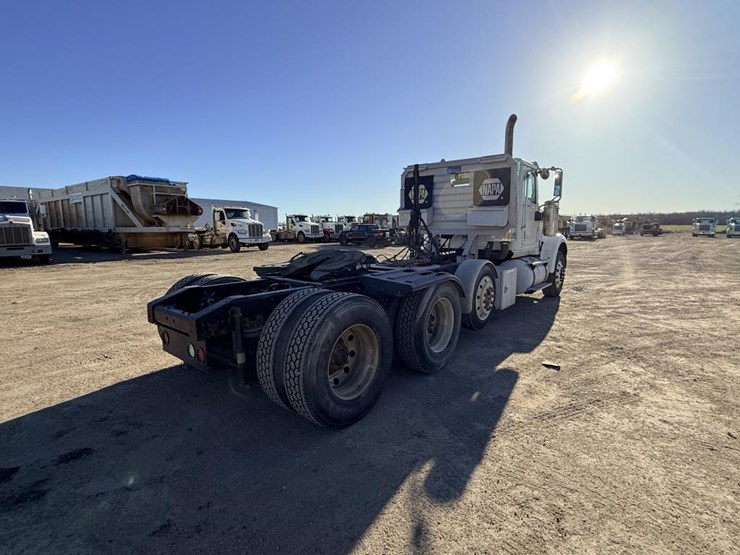 #1965-•-2008-international-eagle-day-cab-truck-tractor-image-5