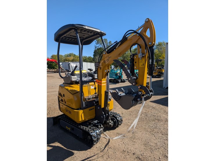 cfg-qk18r-mini-excavator-w/-hydraulic-thumb-image-1