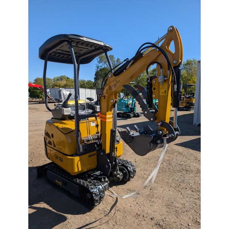 CFG QK18R Mini Excavator W/ Hydraulic Thumb