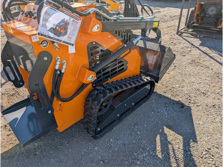 landhonor-ldh-ht380-mini-skid-steer-image-9