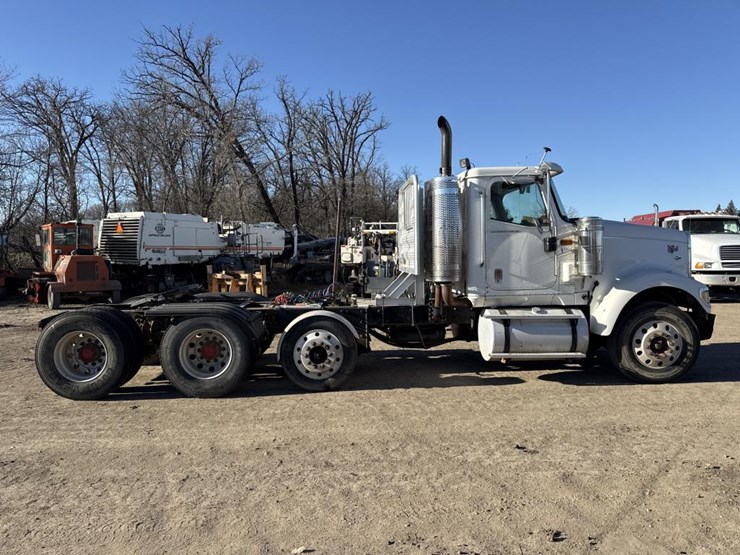 #1955-•-2008-international-eagle-day-cab-truck-tractor-image-6