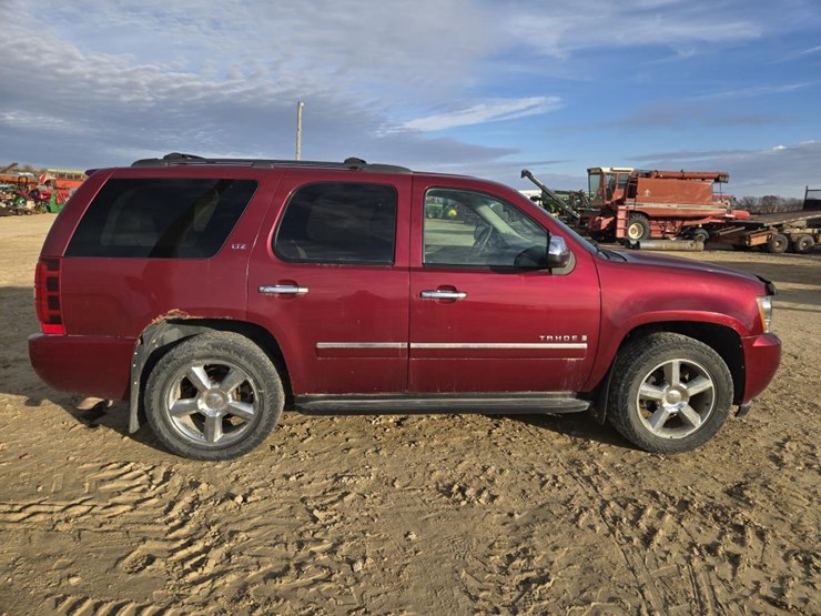 2009-chevrolet-tahoe-ltz-image-4