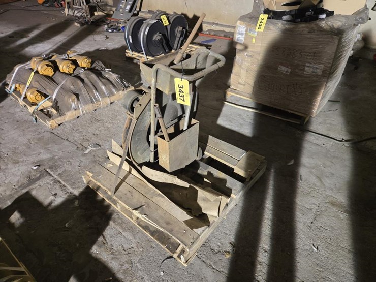#3437-•-banding-cart-w/-tools-image-1