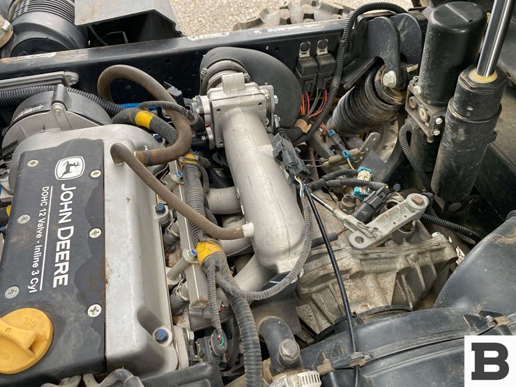 john-deere-835e-image-28