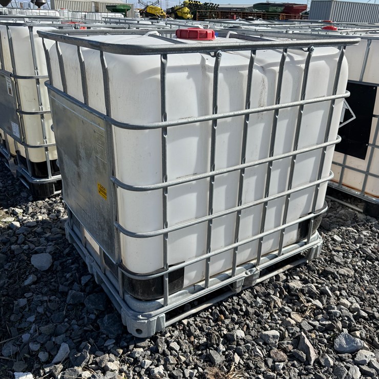 #22628 • 1000 Gallon Poly Tank w/ Cage