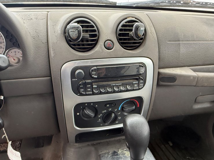 2004-jeep-liberty-image-31