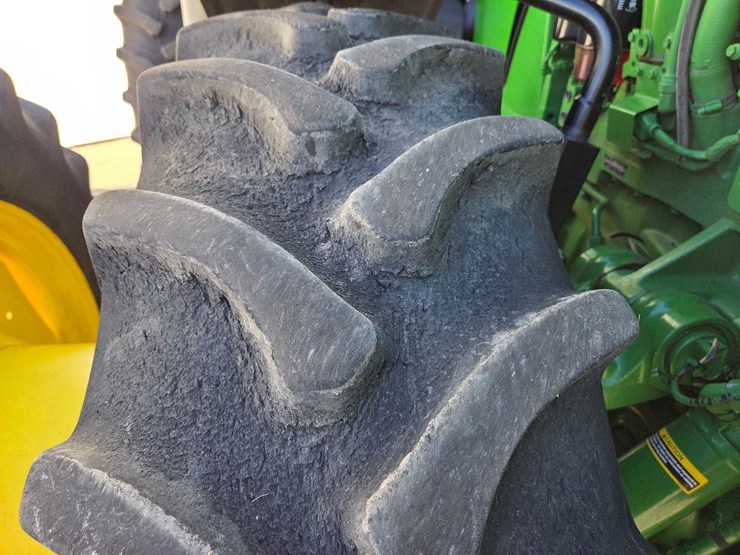 2012-john-deere-8285r-image-55