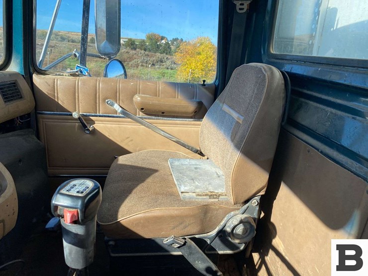 1995-ford-l9000-image-51