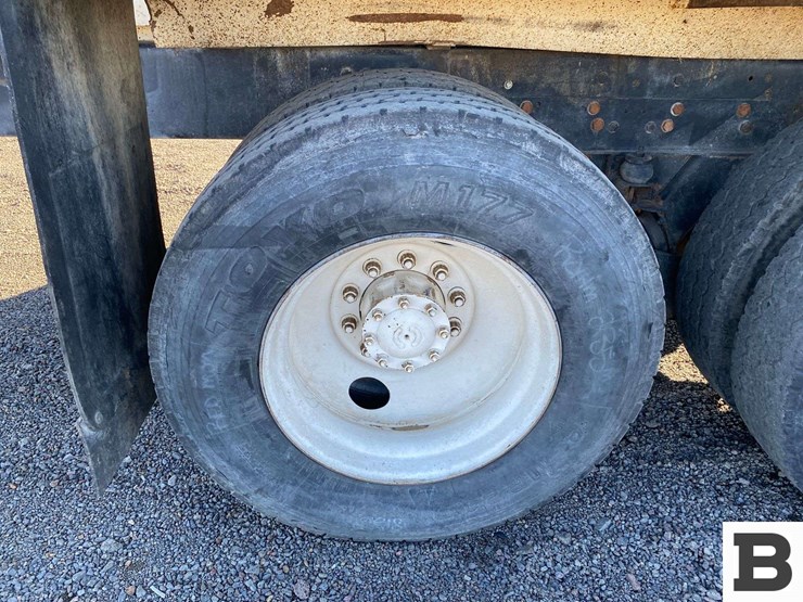 1995-ford-l9000-image-42