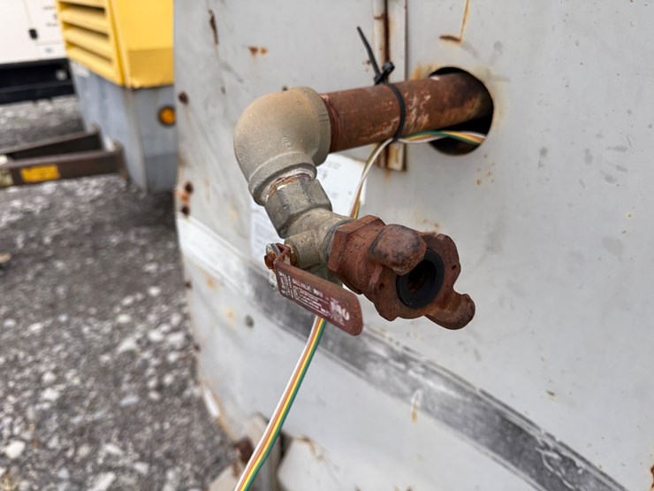 #22619-•-1994-leroi-185-portable-air-compressor-3272x209-6/94-image-11