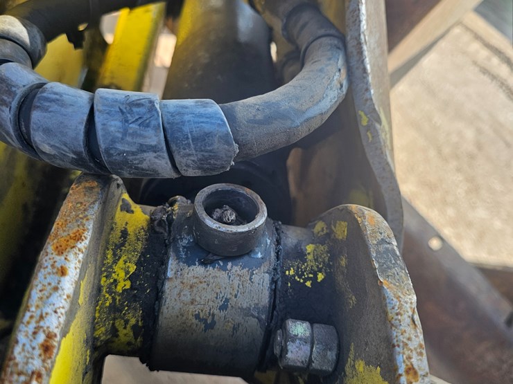 caterpillar-574-image-67