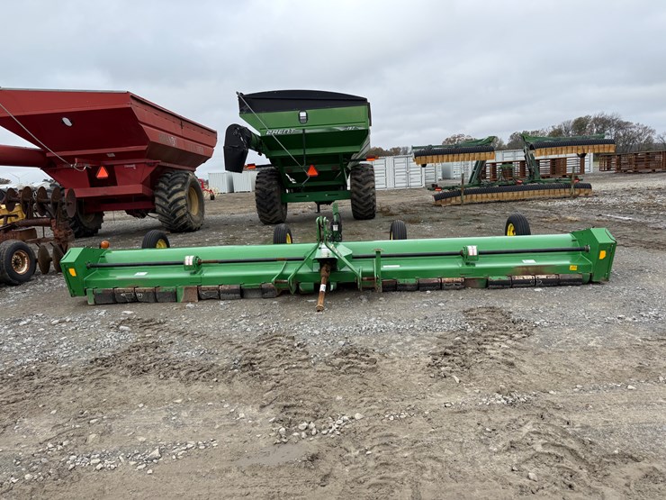 john-deere-520-image-2