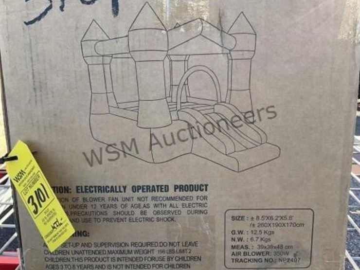 8.5ft-x-6.2ft-x-5.6ft-inflatable-bouncer-image-3