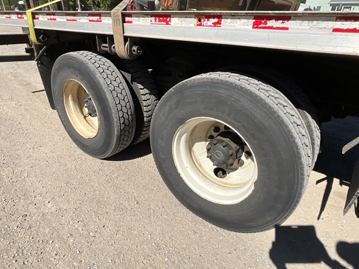 2013-freightliner-sd114-material-crane-image-11