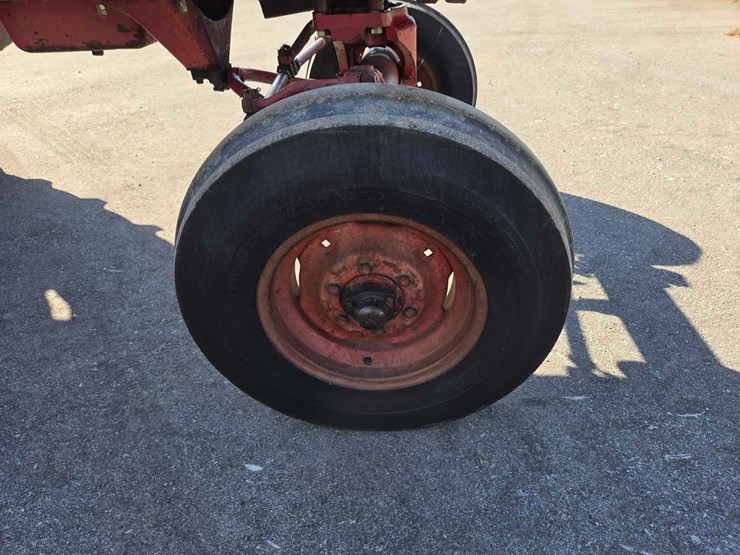 case-ih-560-image-44