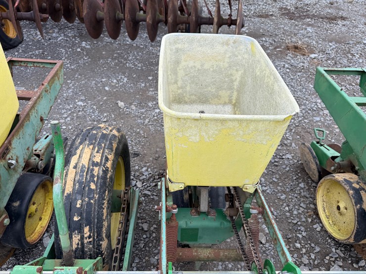 12-john-deere-12-image-14