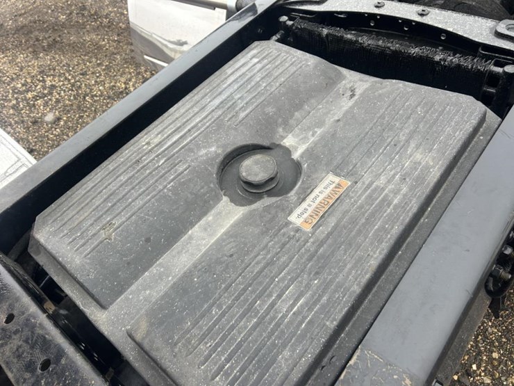 #1675-•-2016-freightliner-harrison-glider-kit-day-cab-truc-image-34