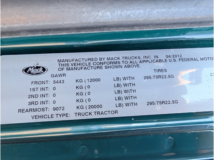 2013-mack-cxu612-day-cab-image-26