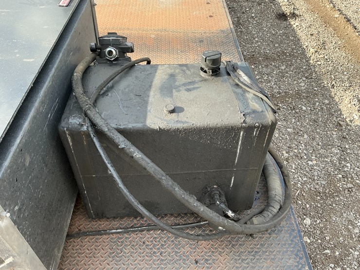 2013-hiab-xs-322-hipro-knuckle-crane-w/-8'x24'-steel-flatbed-image-8