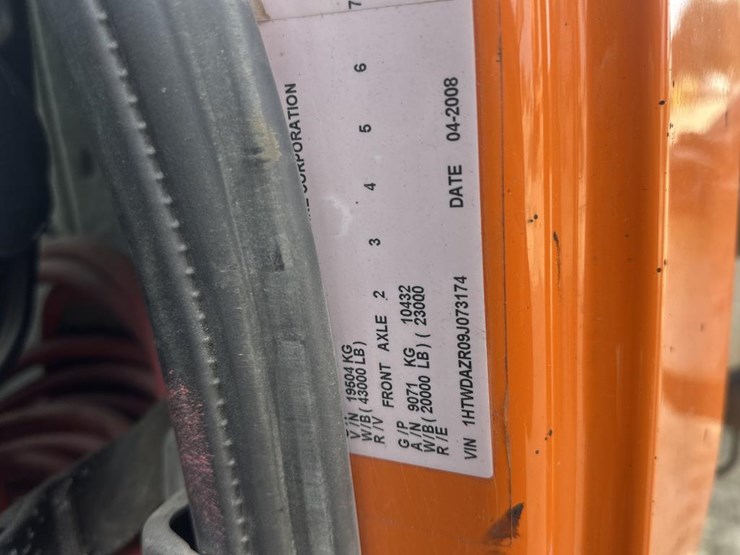 2009-international-7400-image-65