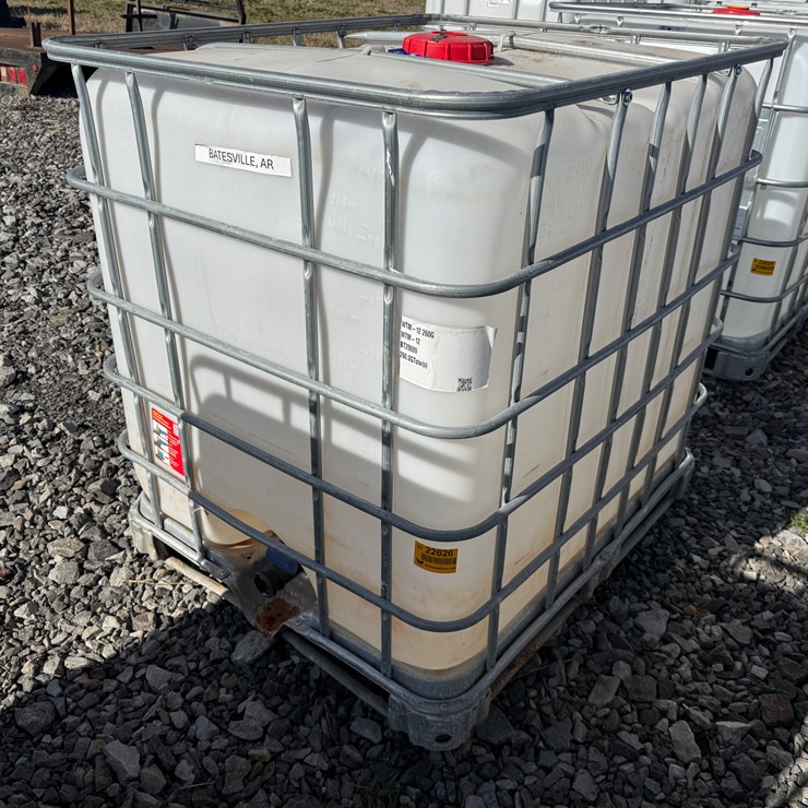 #22626 • 1000 Gallon Poly Tank w/ Cage