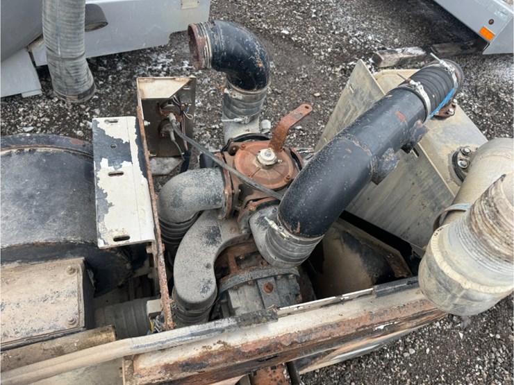 2012-90-bbl-tanker-take-off-w/-pumps-image-14