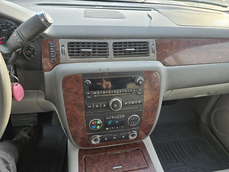 2009-chevrolet-tahoe-ltz-image-22