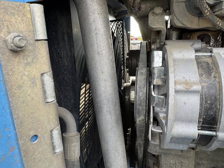 #1460-•-2014-genie-1056-telehandler-image-45