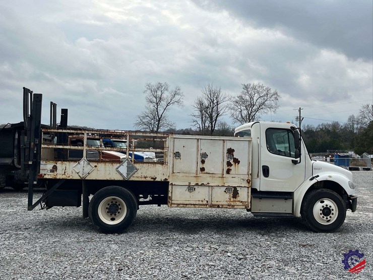 2017-freightliner-m2-s/a-tank-truck-image-5