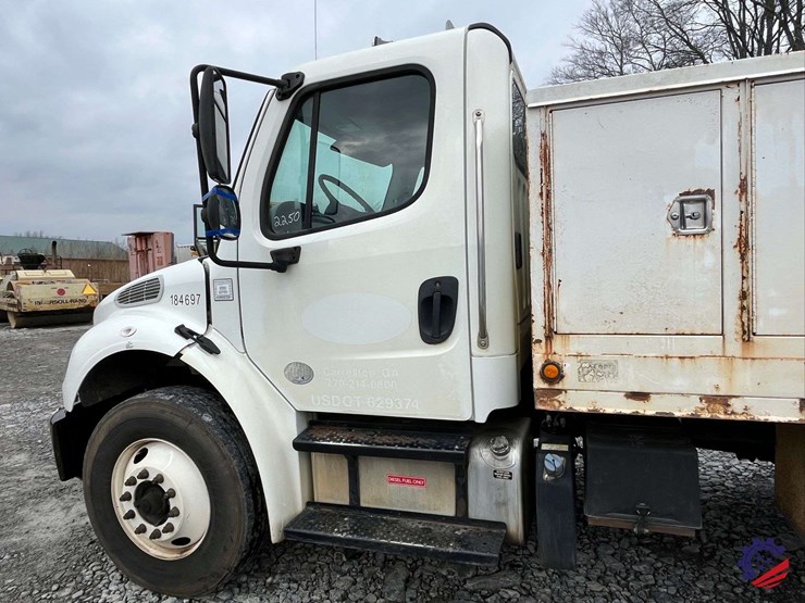 2017-freightliner-m2-s/a-tank-truck-image-17