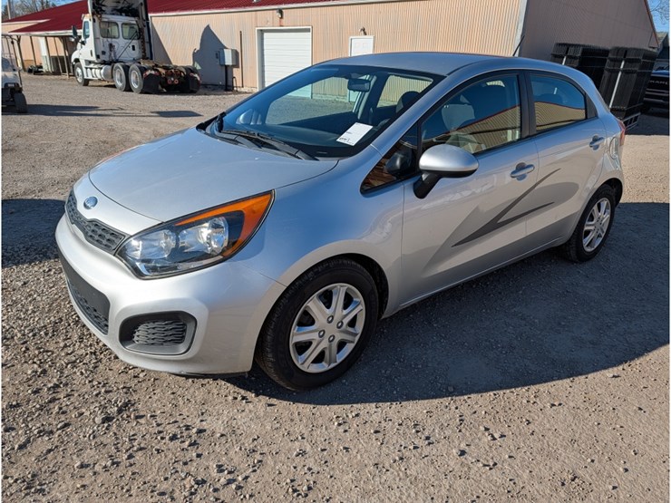 2013-kia-rio-image-1